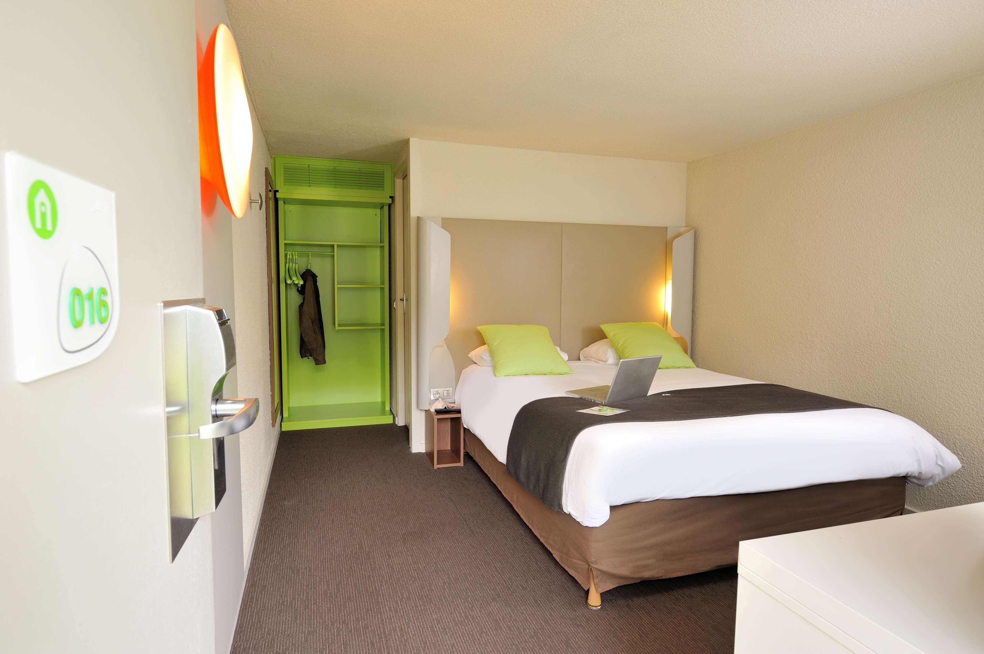 Kyriad Villeneuve Saint Georges - Hotel Renove Exterior photo